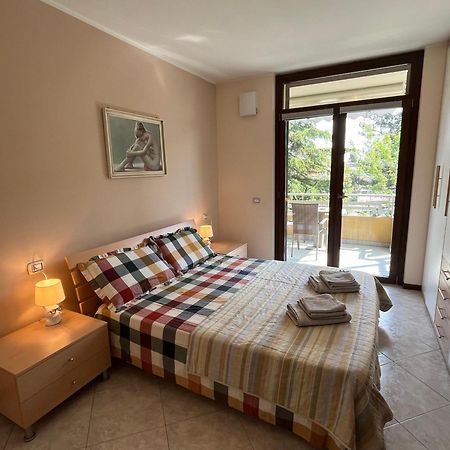 Discovery Flat With Pool & Bikes Apartamento Sirmione Exterior foto